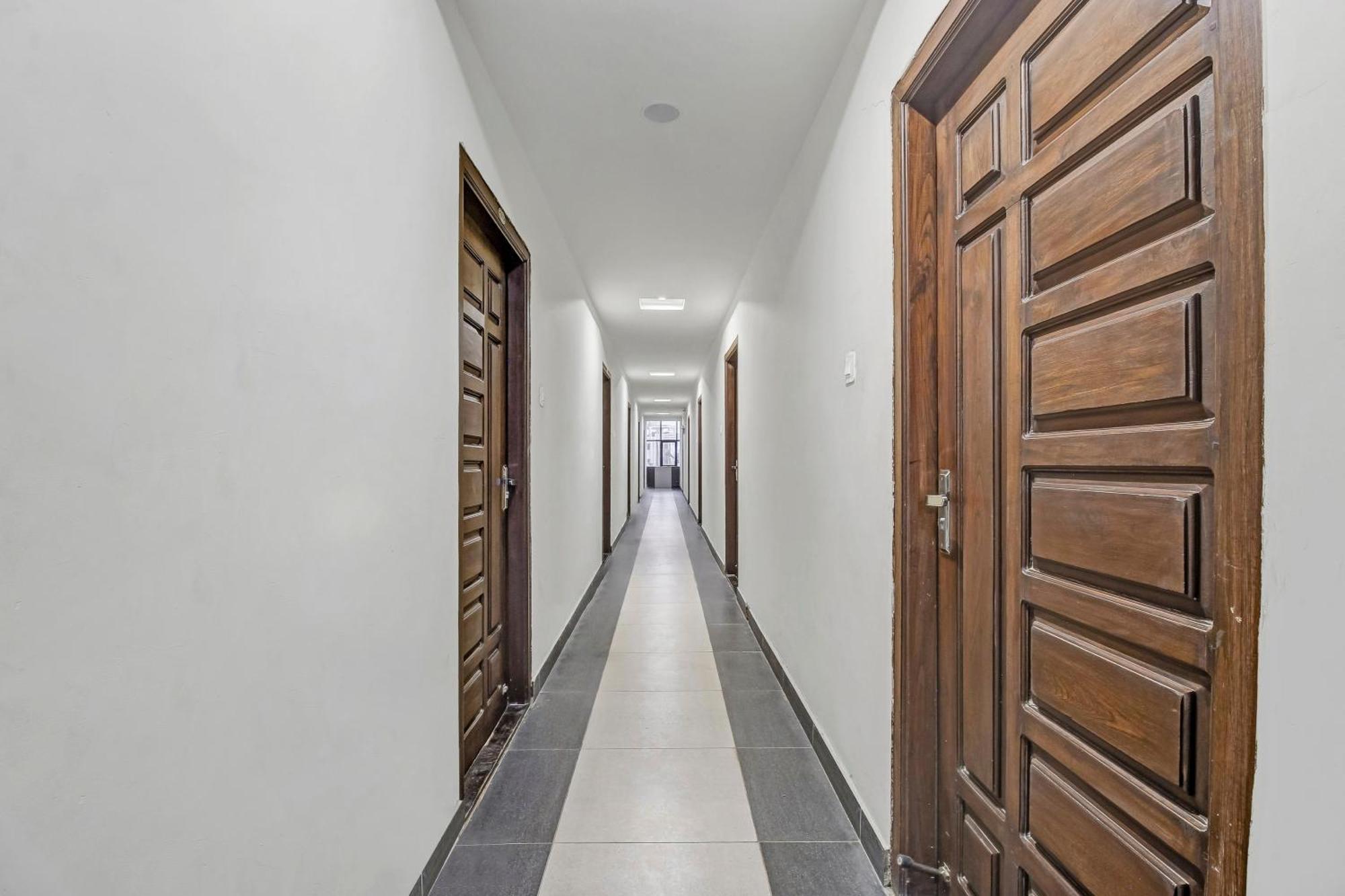 Collection O Galaxy Suites Hyderabad Exterior foto